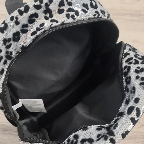 Leopard Kitty Mini Backpack - Picture 12 of 13